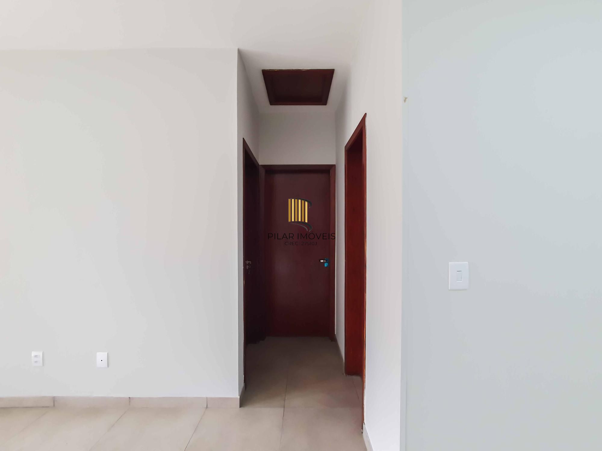 No bairro Hípica residência térrea com 2 dormitórios