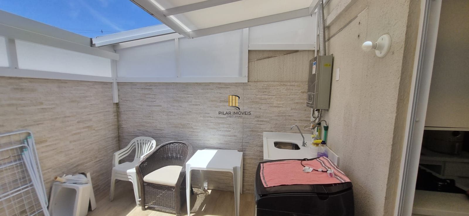 Ótimo sobrado em condomínio fechado com 2 dormitórios á venda bairro Vila Nova