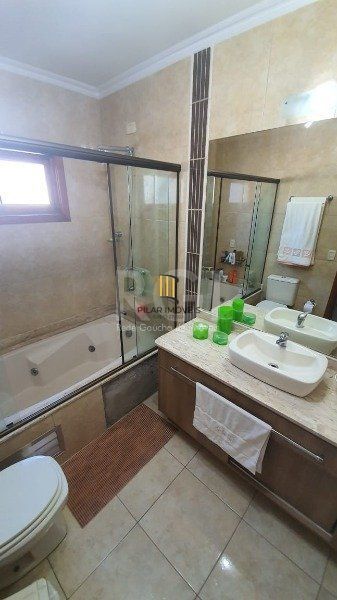 Casa Condominio para Venda - 221m², 3 dormitórios, sendo 1 suites, 3 vagas - Hípica