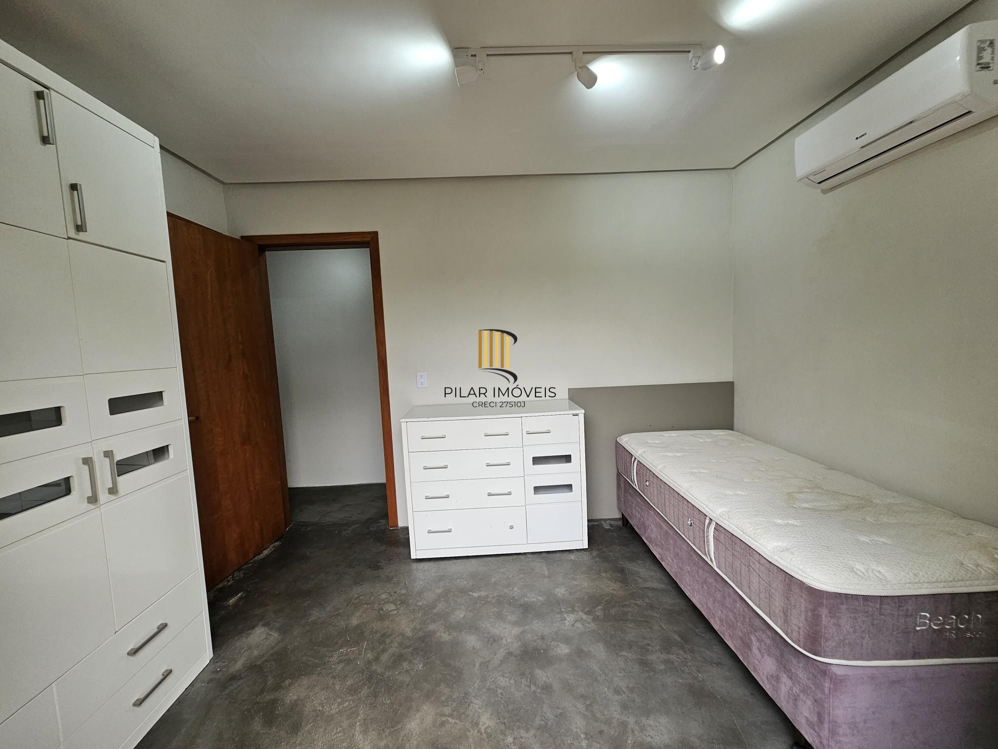 Casa térrea mobiliada 2 suítes com ar condicionado, churrasqueira, lareira  e pátio próximo ao Zaffari da Hípica !