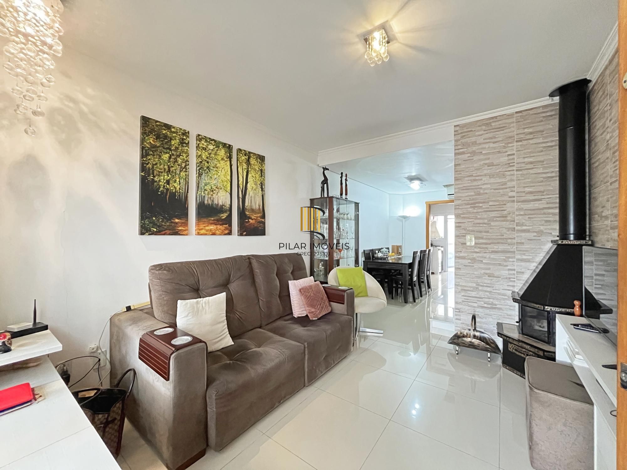 Casa 2 dormitórios no bairro Hípica