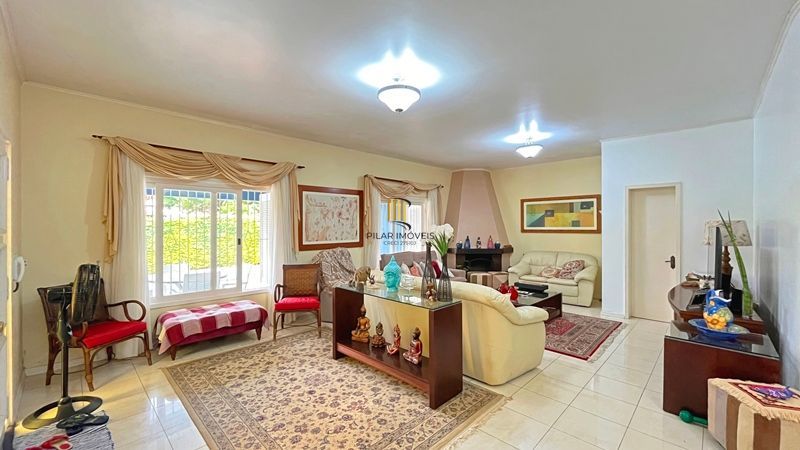 Casa de esquina com 285m², 3 dormitórios, sendo 1 suites, 4 vagas - amplo pátio com piscina,  Residencial Bahamas