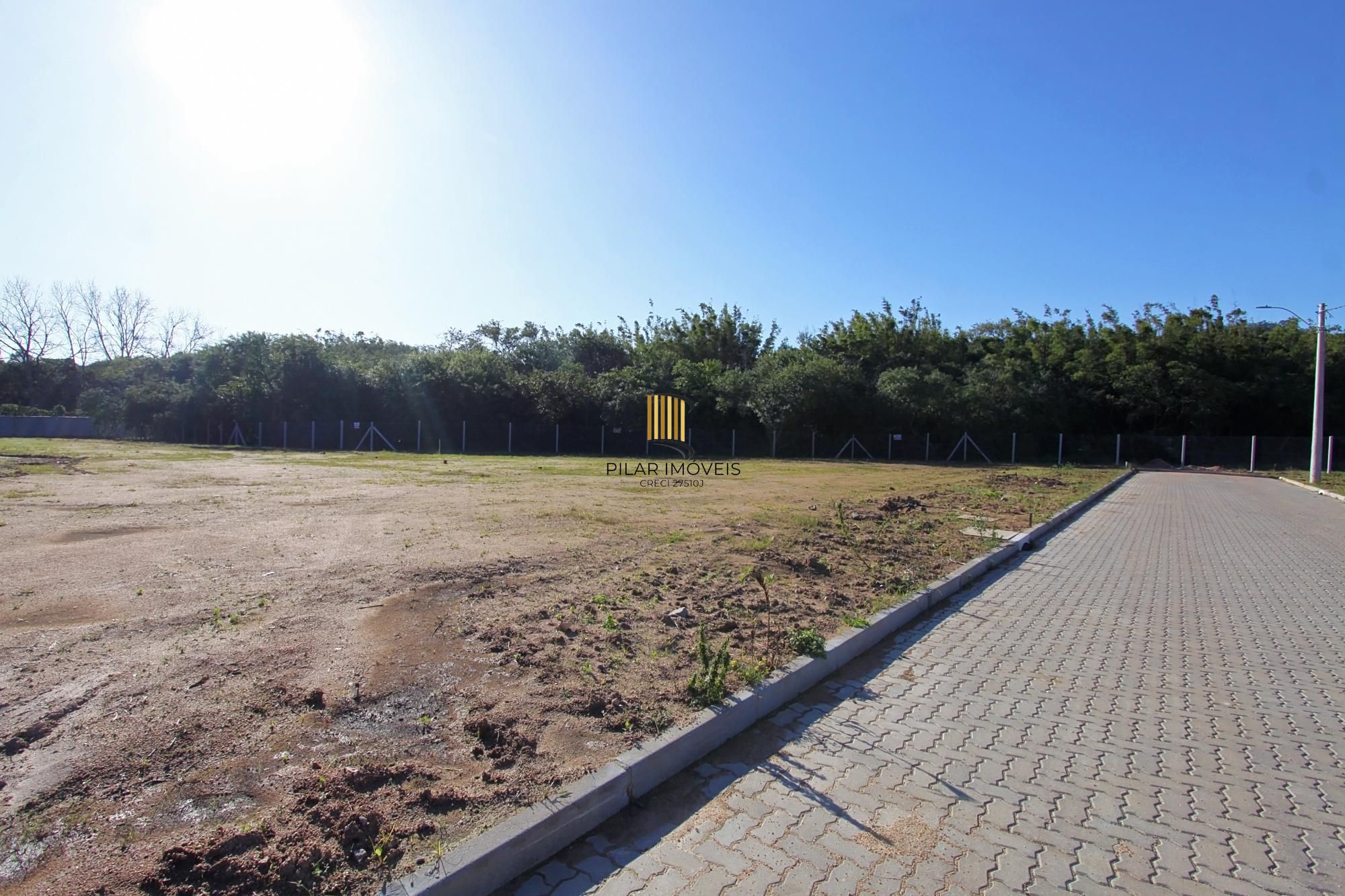 Casa Condominio em Porto Alegre, no bairro Campo Novo, com 3 dormitório(s), e 3 banheiros, à venda.