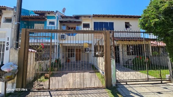 Casa 2 dormitórios no bairro Hípica