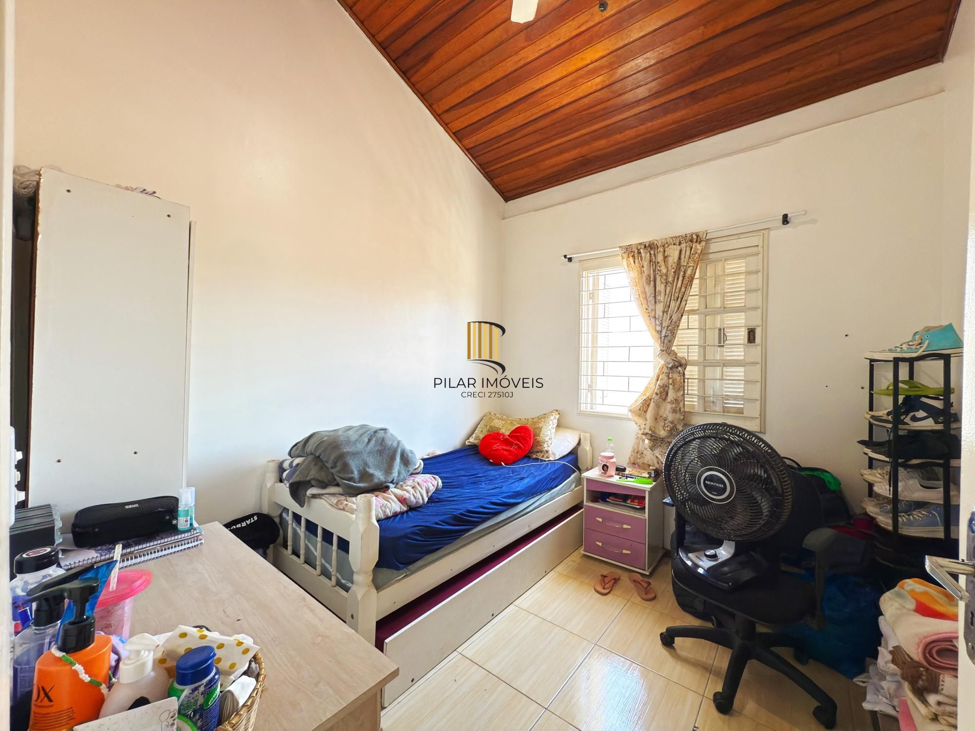 Casa 2 dormitórios no bairro Hípica