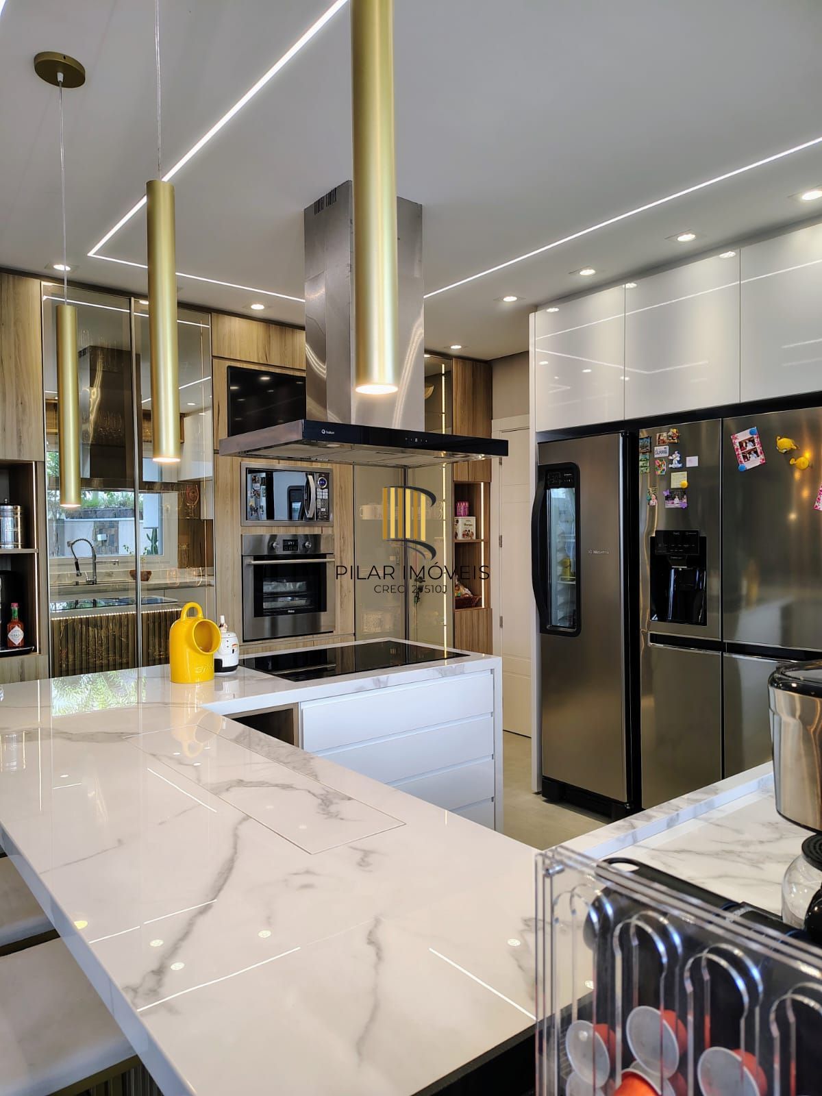 **Espetacular Casa de Condomínio com 3 suítes, Piscina com aquecimento**