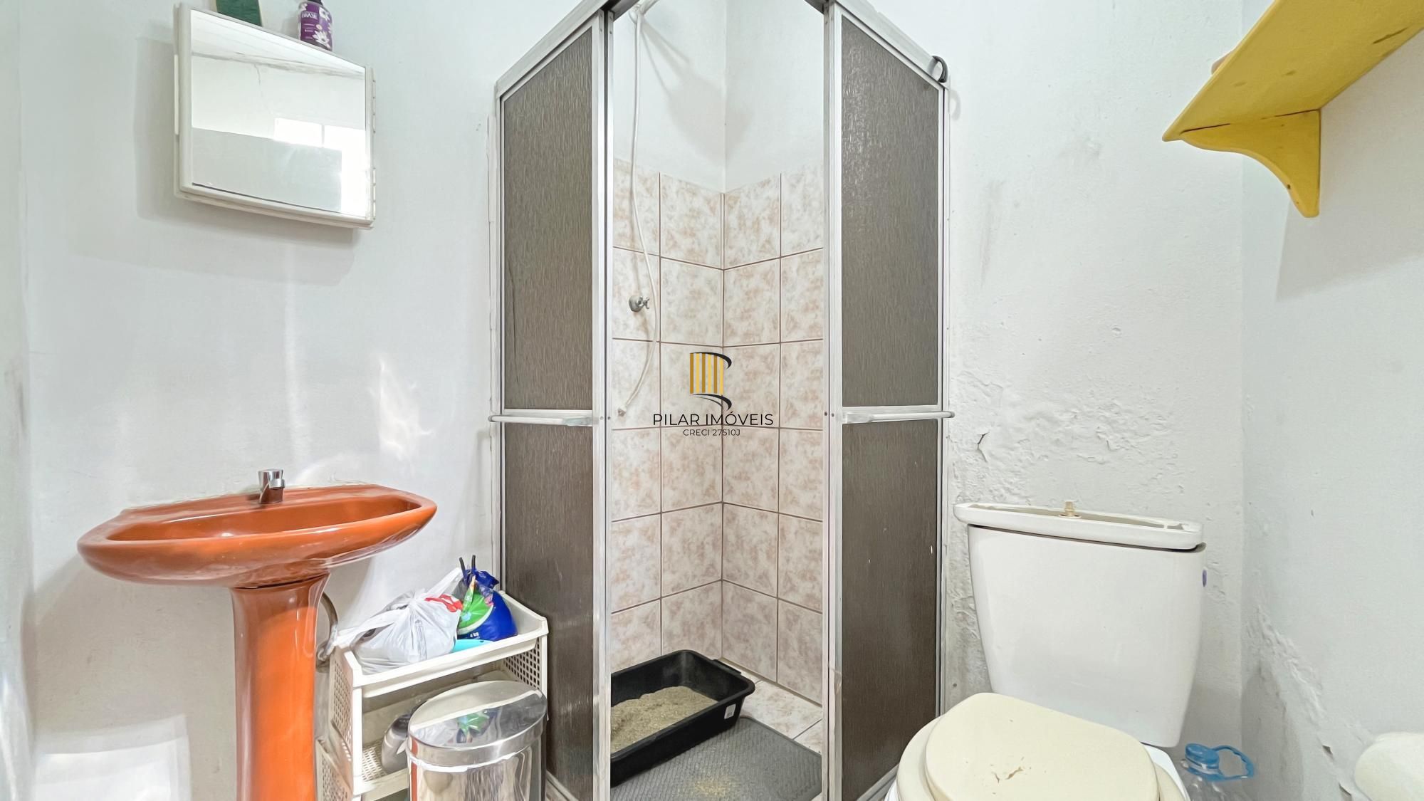 Casa em Porto Alegre, no bairro Vila Nova, com 3 dormitórios, 156 m² , 4 vagas.