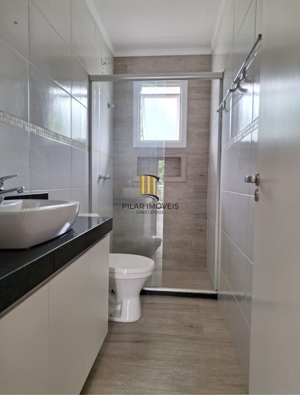 Casa 3 dormitórios no bairro Hípica