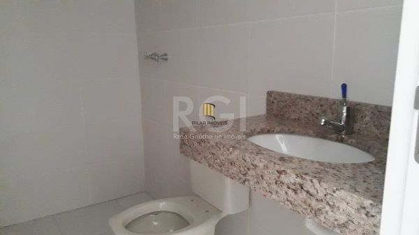 Casa para Venda - 125m², 3 dormitórios, sendo 1 suites, 1 vaga - Guarujá