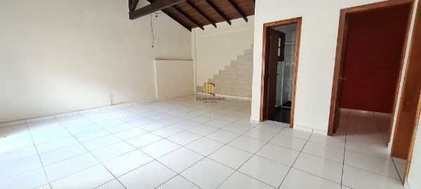 Casa 2 dormitórios no bairro Hípica