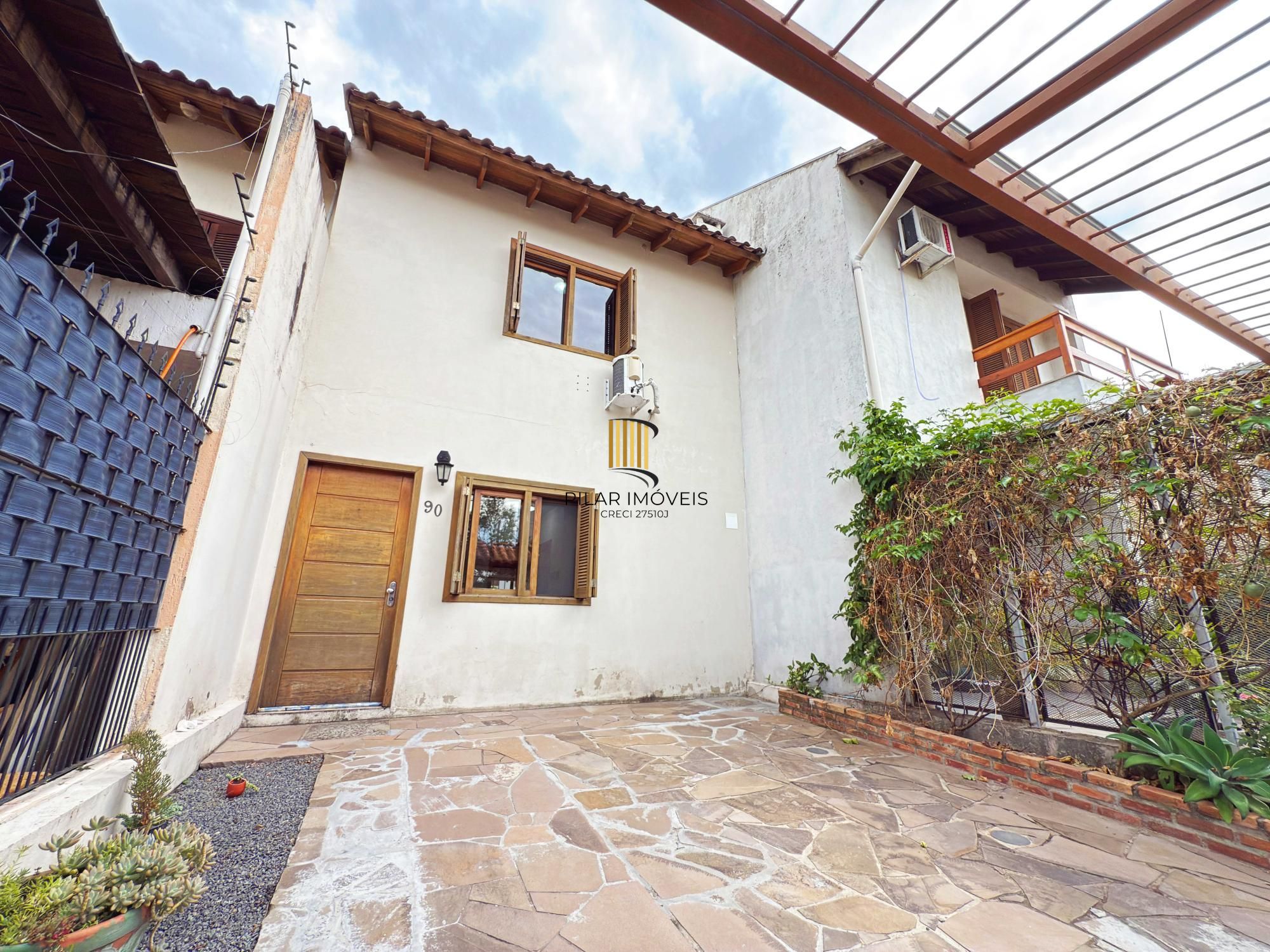 Sobrado 2 dormitórios no bairro Aberta dos Morros