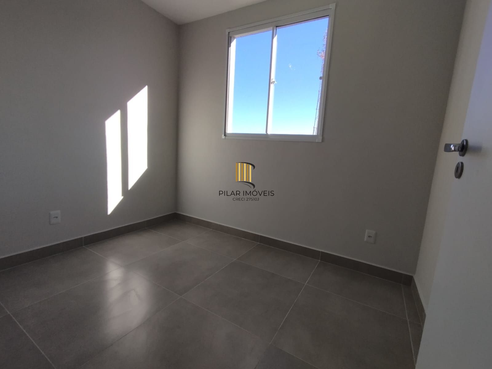 Apartamento 2 dormitórios, com garagem, bairro Tristeza.