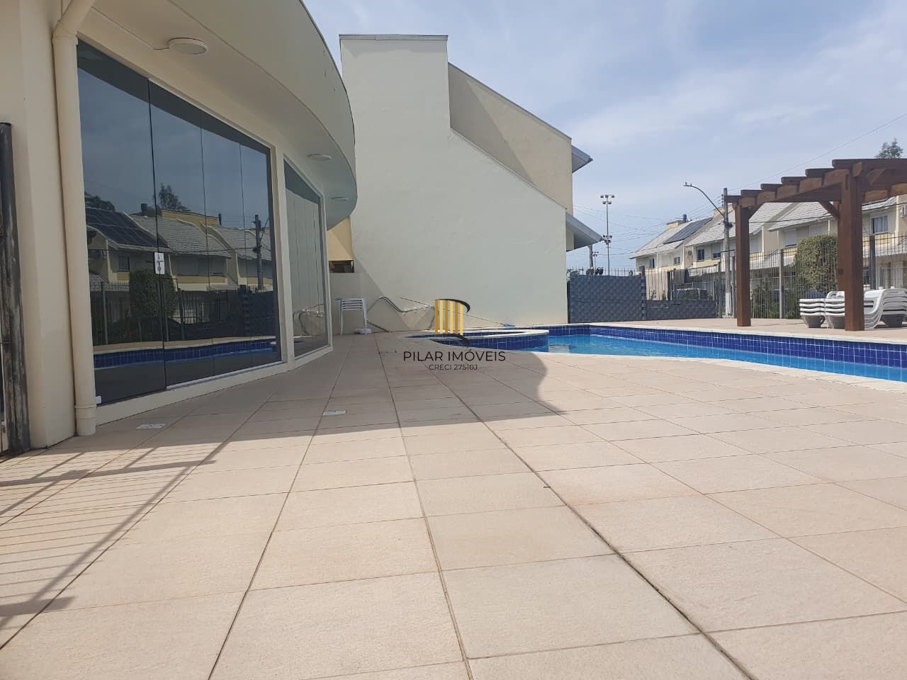 Sobrado  no condomínio Vida Nova Garden no bairro Hípica - zona sul de Porto alegre