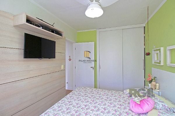Apartamento em Porto Alegre, no bairro Vila Nova, com 2 dormitório(s), e 2 banheiros, à venda.