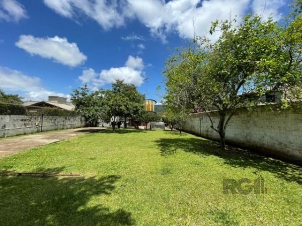 Casa 2 dormitórios no bairro Hípica