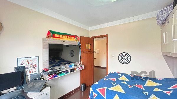 Casa em Porto Alegre, no bairro Hípica, com 3 dormitório(s), e 3 banheiros, à venda.