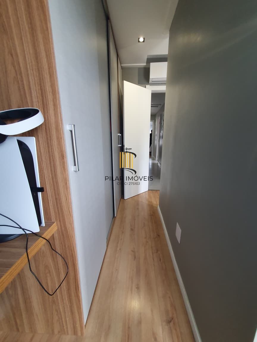 Casa 3 dormitórios no bairro Hípica