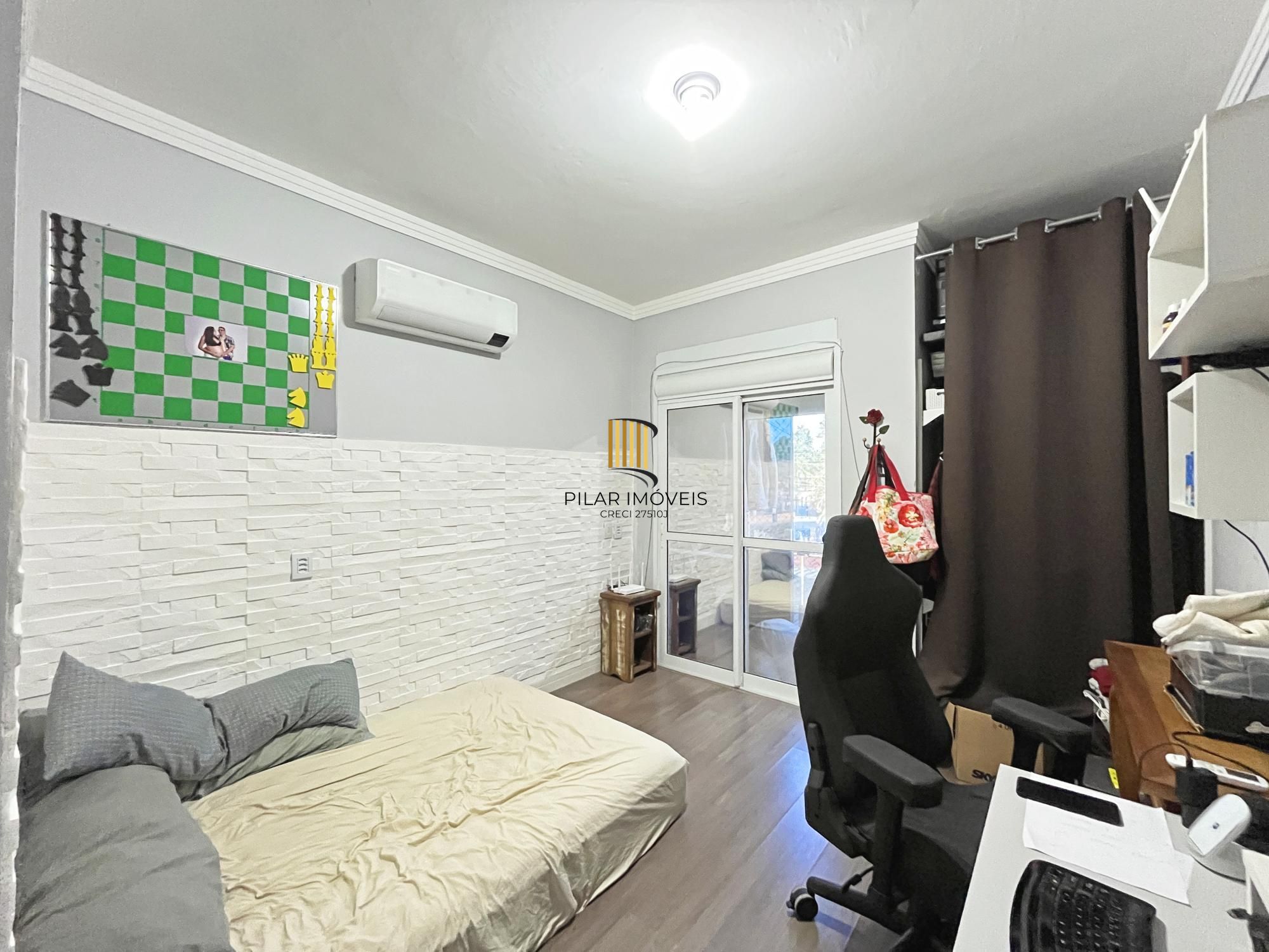 Casa 2 dormitórios no bairro Hípica