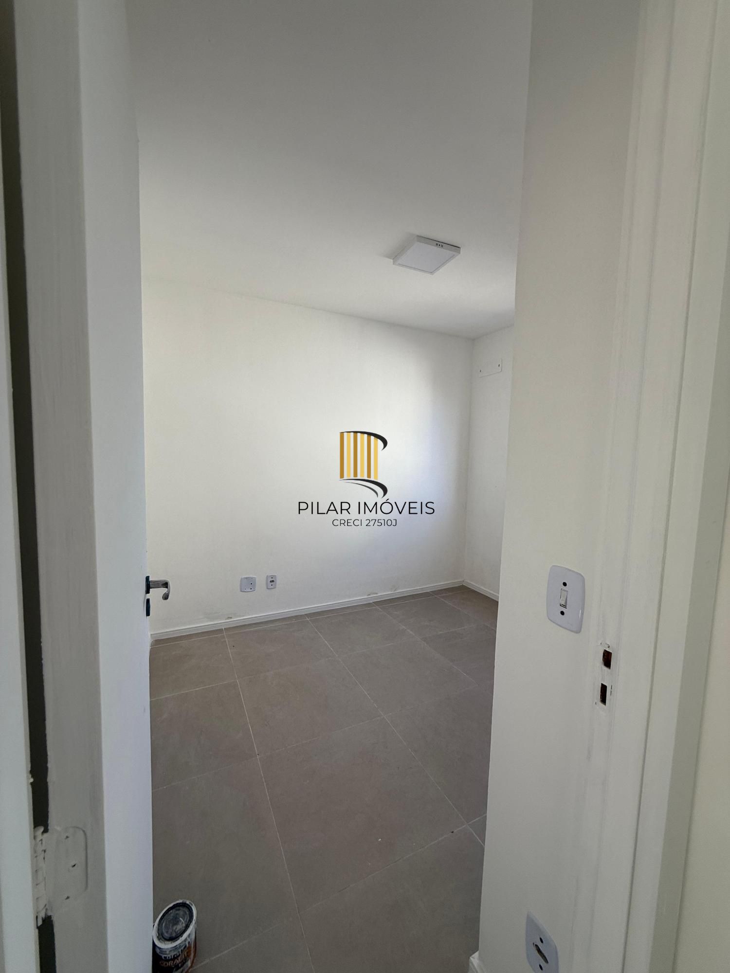 Apartamento 2 quartos, térreo, vaga fixa de garagem, zona sul-Poa.