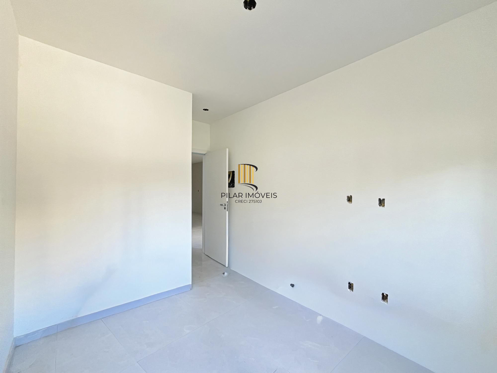 Nova ! Casa térrea 3 dormitórios com pátio amplo, bairro Hípica Boulervard !