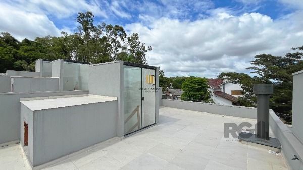 Casa Condominio em Porto Alegre, no bairro Tristeza, com 3 dormitório(s), e 3 banheiros, à venda.