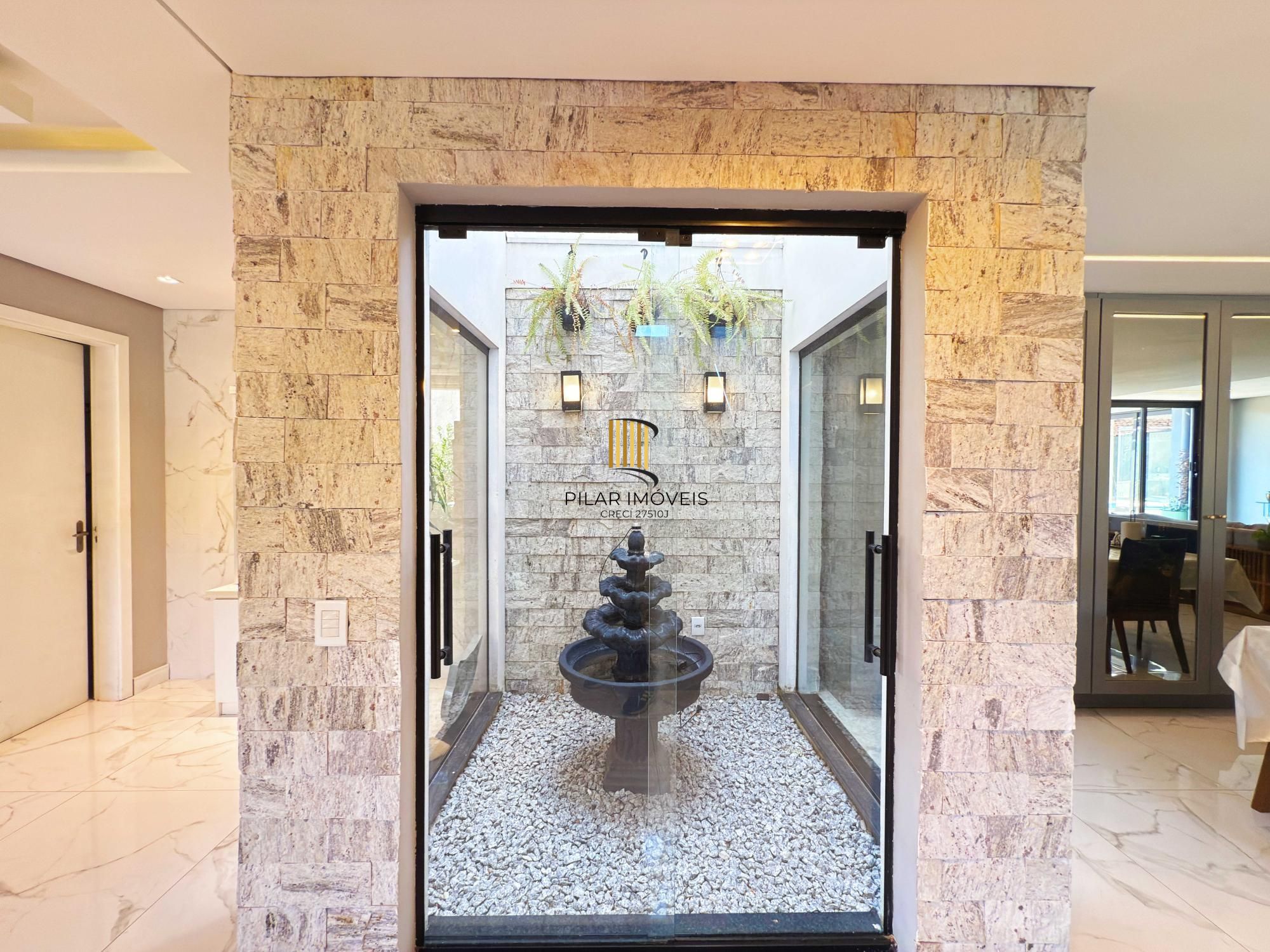 Em busca de uma casa espaçosa e cheia de comodidades no bairro Hípica