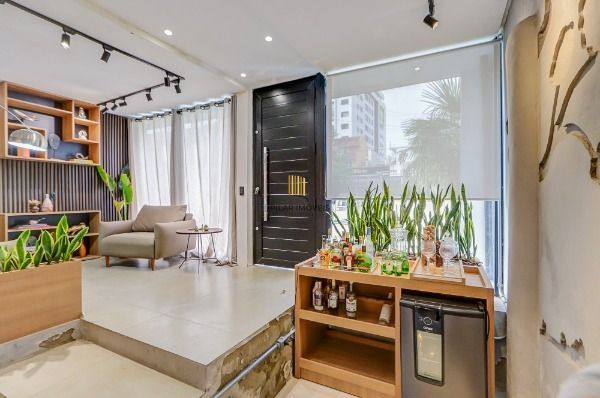 Casa em Porto Alegre, no bairro Tristeza, com 2 dormitório(s), e 2 banheiros, à venda.