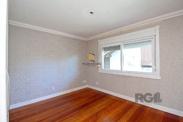 Casa no Jardim do Sol com 4D, sendo 2 suítes e 4 vagas de garagem