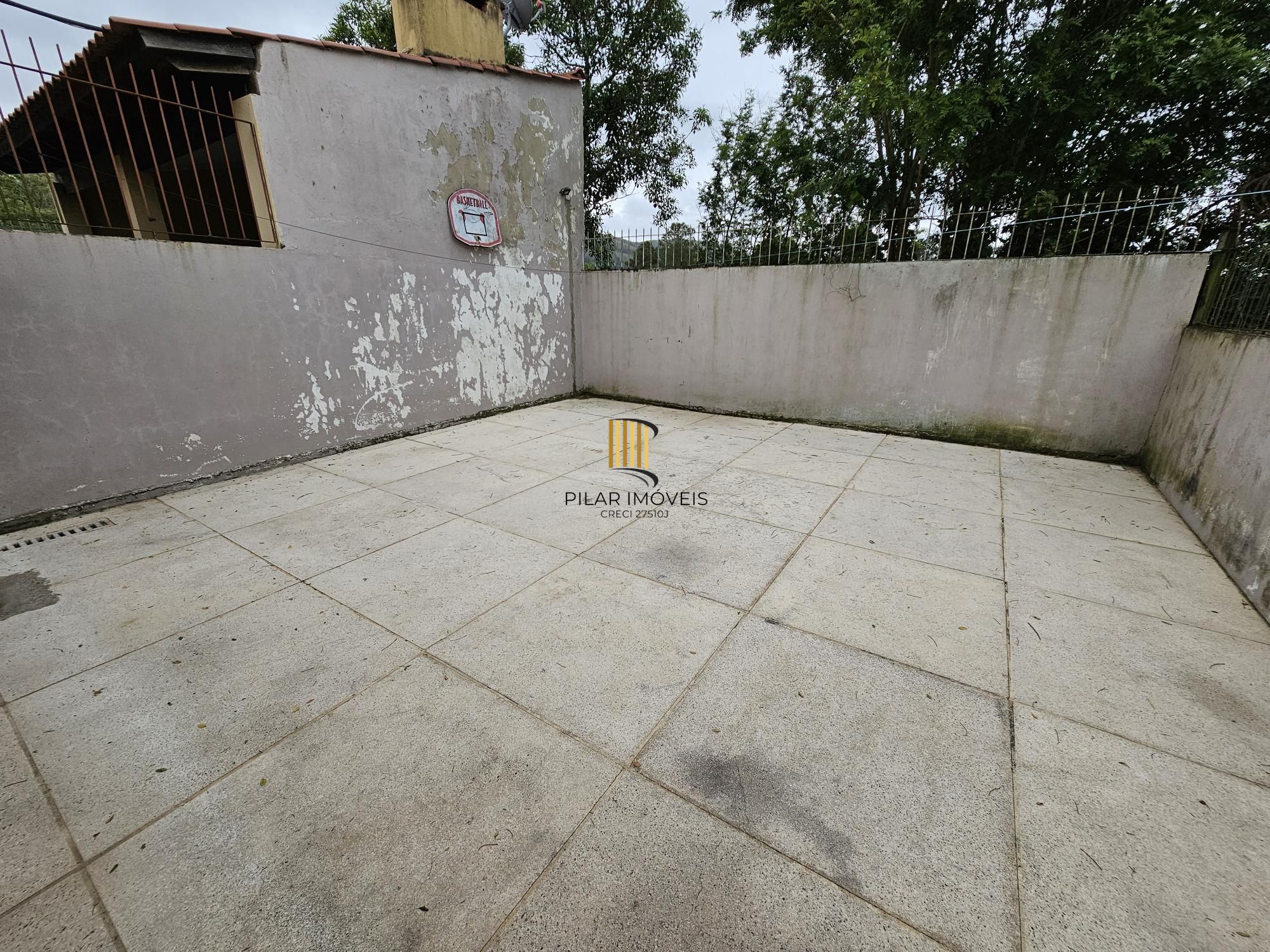 Casa 2 dormitórios no bairro Hípica