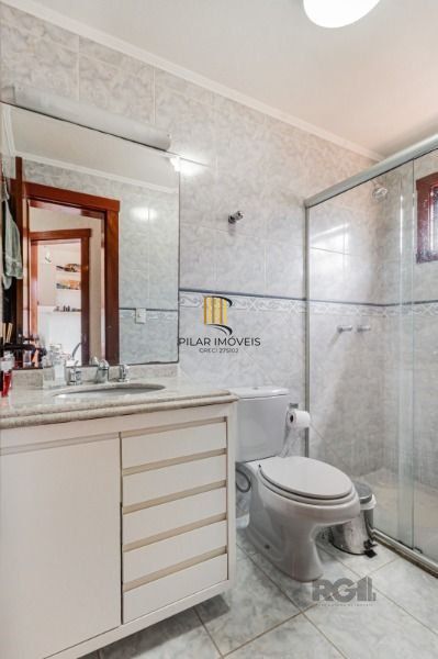 Casa Condominio em Porto Alegre, no bairro Vila Conceição, com 3 dormitório(s), e 3 banheiros, à venda.