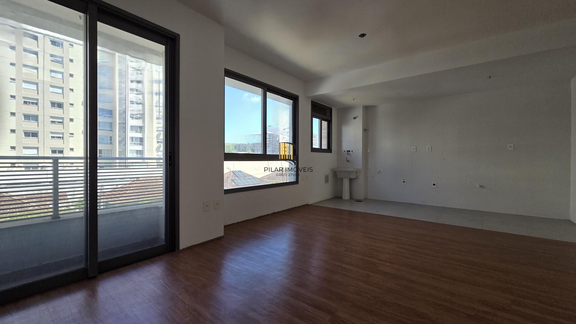 Excelente apartamento studio com 1 dormitório e 1 vaga de garagem em sofisticado empreendimento com infraestrutura completa no coração do Bairro Tristeza.