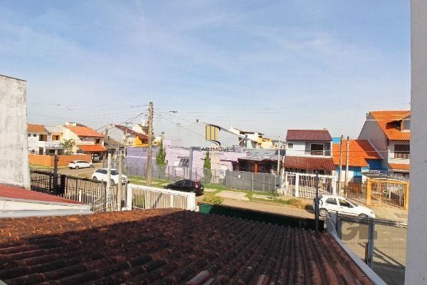 Casa em Porto Alegre, no bairro Aberta dos Morros, com 2 dormitório(s), e 2 banheiros, à venda.