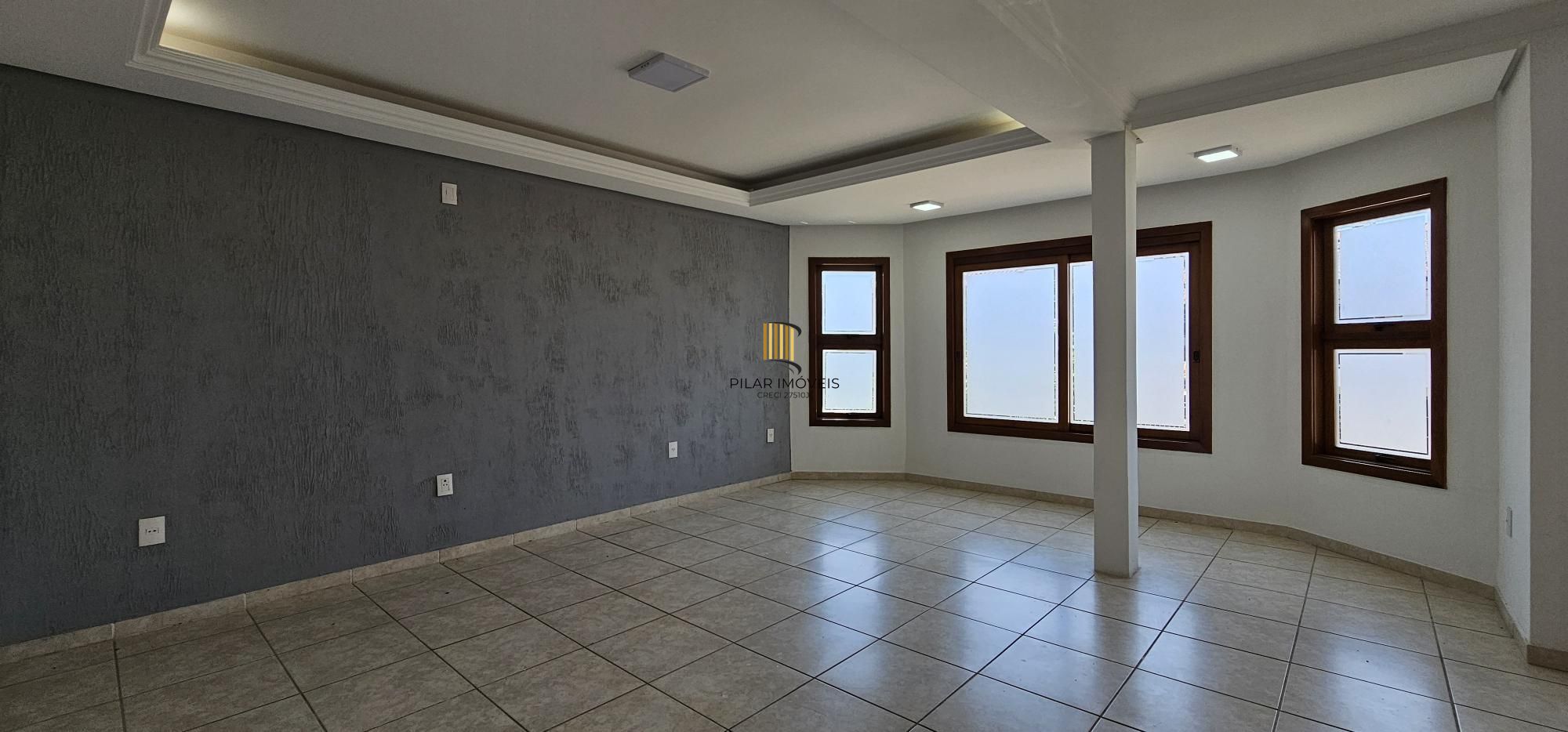 Casa 2 dormitórios no bairro Hípica