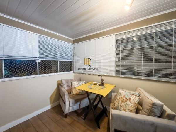 Casa em Porto Alegre, no bairro Vila Conceição, com 3 dormitório(s), e 3 banheiros, à venda.