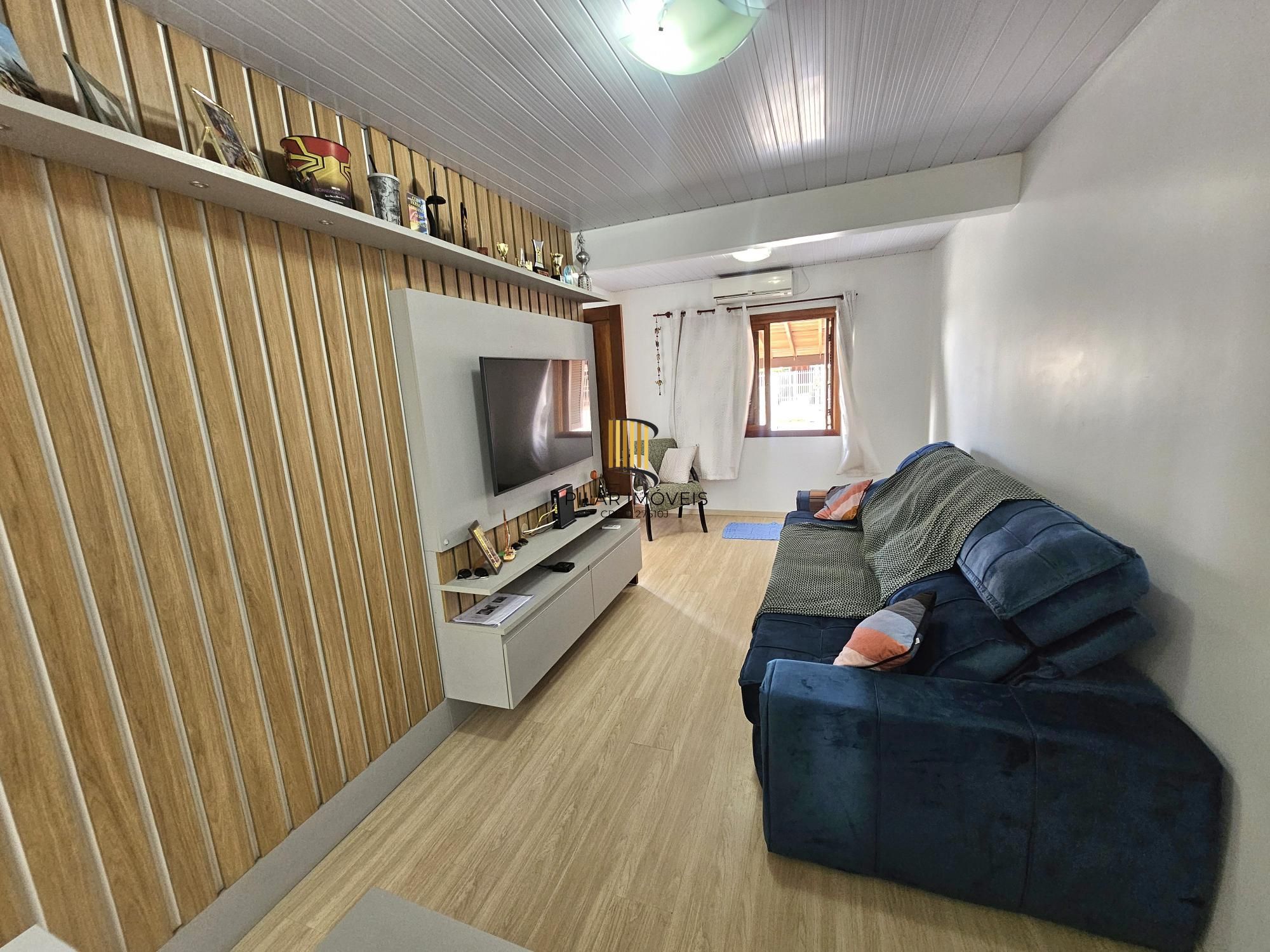 Casa 3 dormitórios 2 banheiros quiosque com churrasqueira cozinha gourmet moveis sob medida e garagem coberta na zona sul de Porto Alegre !