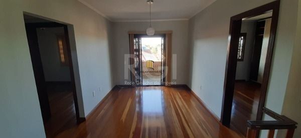 Sobrado para Venda - 246.69m², 3 dormitórios, sendo 1 suites, 2 vagas - Vila Nova