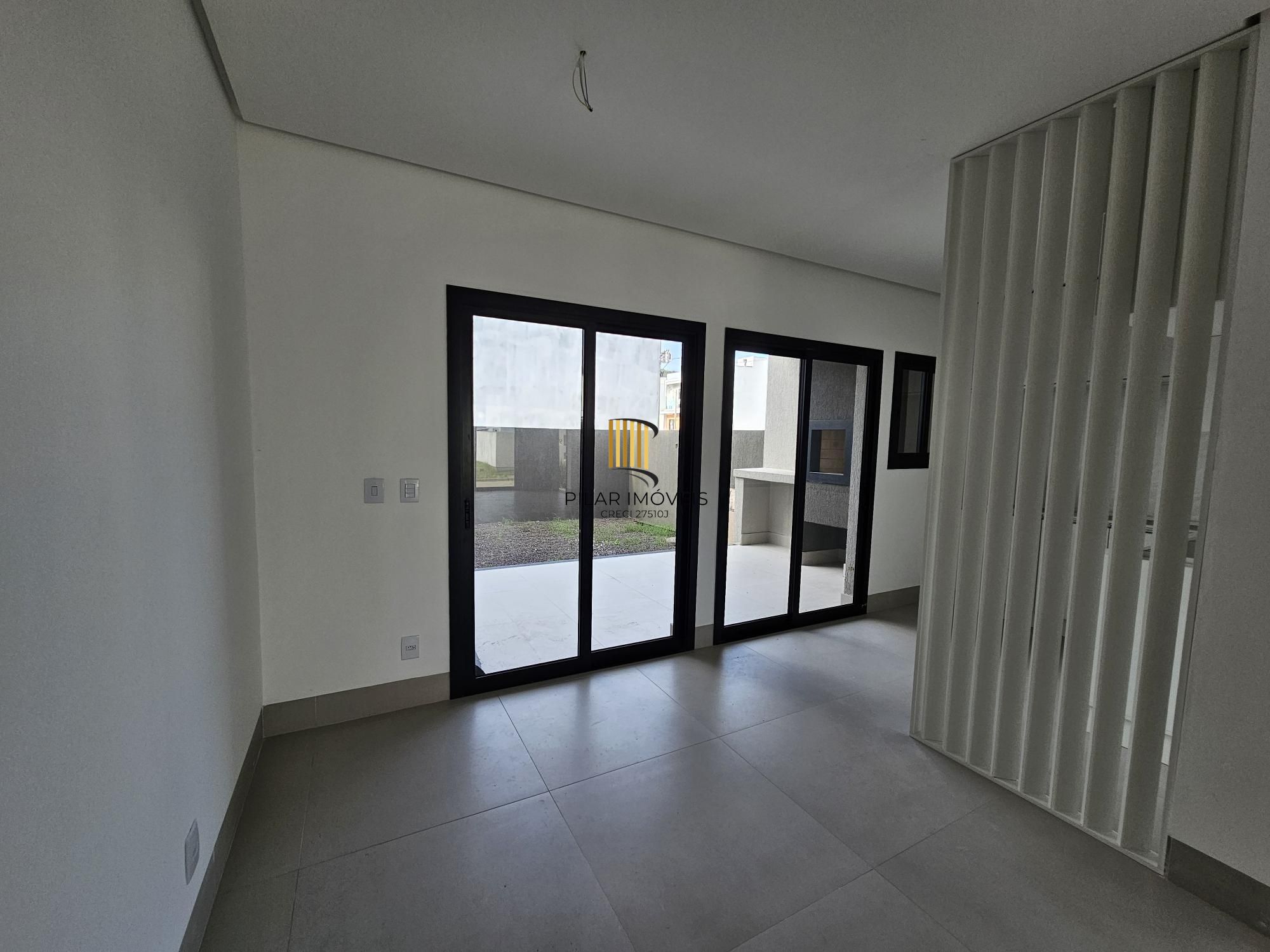 Casa Condominio em Porto Alegre, no bairro Campo Novo, com 3 dormitório(s), e 3 banheiros, à venda.