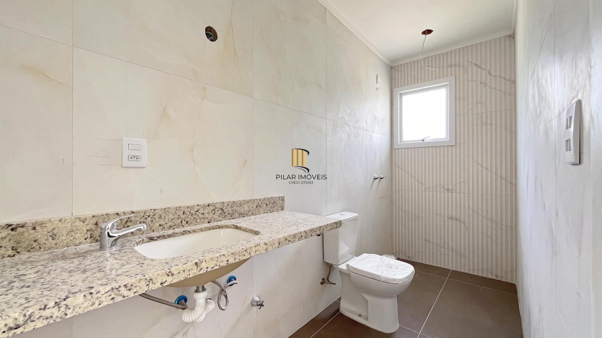 Casa Condominio em Porto Alegre, no bairro Campo Novo, com 3 dormitório(s), e 3 banheiros, à venda.