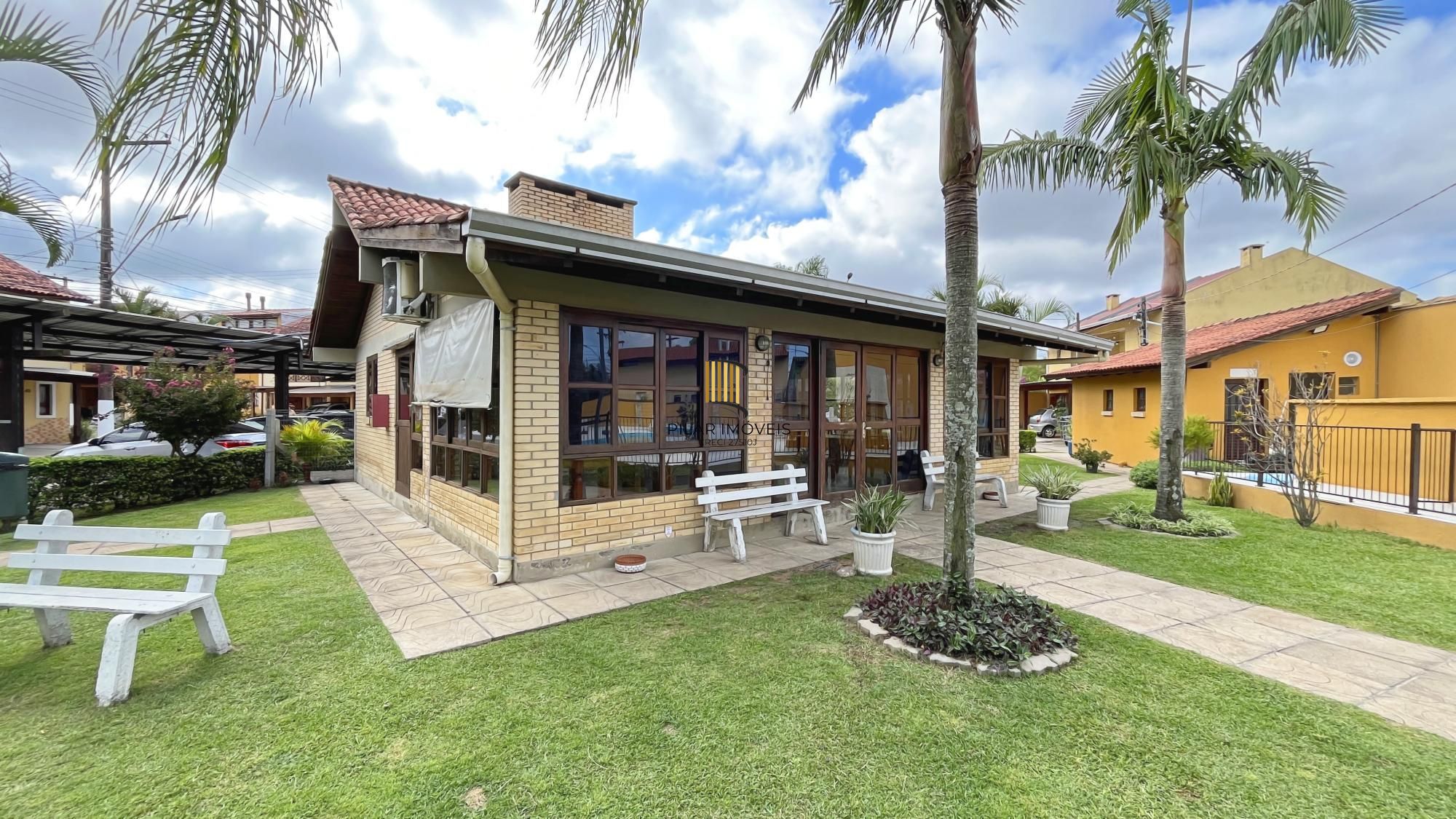 Casa Condominio para Venda - 96m², 3 dormitórios, sendo 1 suites, 2 vagas - Hípica