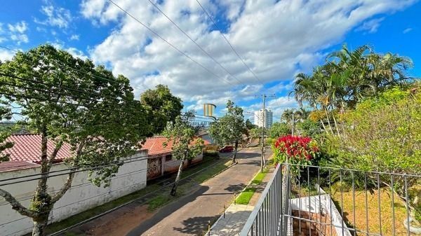 Casa Condominio em Porto Alegre, no bairro Santa Tereza, com 3 dormitório(s), e 3 banheiros, à venda.