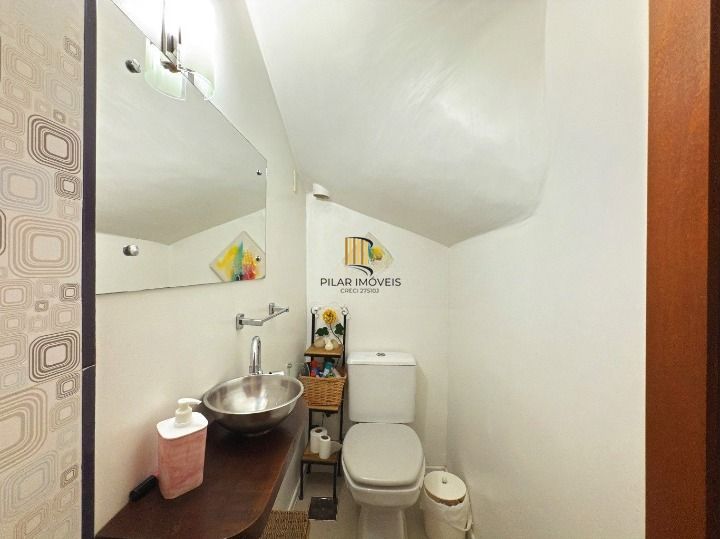 Casa de Condomínio 3 dormitórios no bairro Hípica