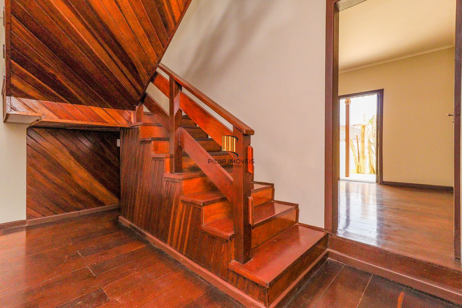 Excelente residência com 4 dormitórios