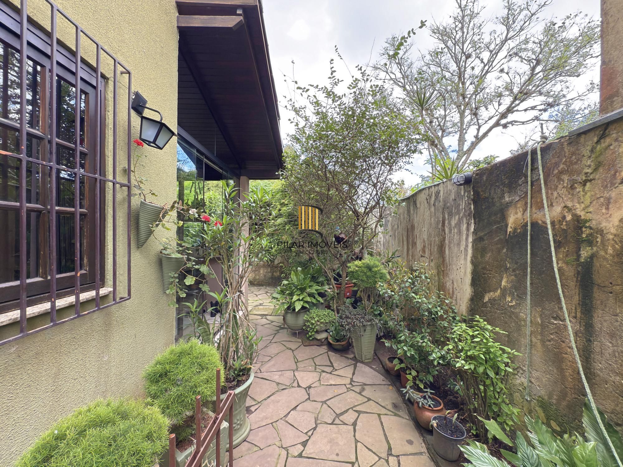 Excelente sobrado com 255 m² de área privativa 3 dormitórios com opção do 4 dormitórios