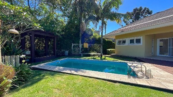 Casa no Jardim do Sol com 4D, sendo 2 suítes e 4 vagas de garagem