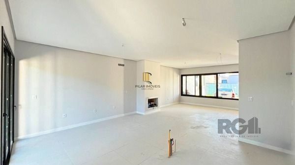 Casa Condominio em Porto Alegre, no bairro Ipanema, com 3 dormitório(s), à venda.