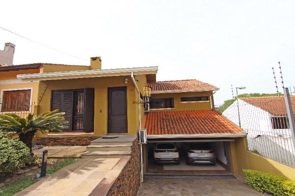 Casa para Venda - 287.96m², 4 dormitórios, sendo 1 suites, 4 vagas - Imperial Parque
