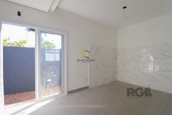 Casa Condominio em Porto Alegre, no bairro Nonoai, com 2 dormitório(s), e 2 banheiros, à venda.