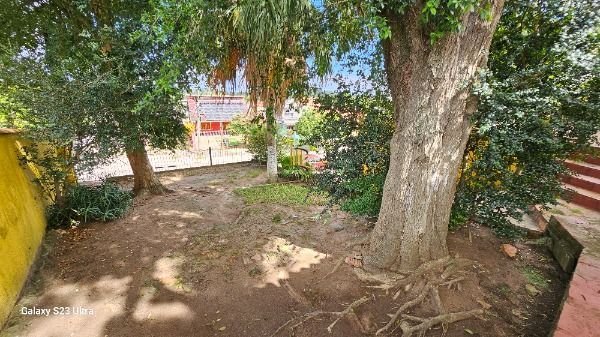 Casa em Porto Alegre, no bairro Belém Novo, com 3 dormitório(s), e 3 banheiros, à venda.