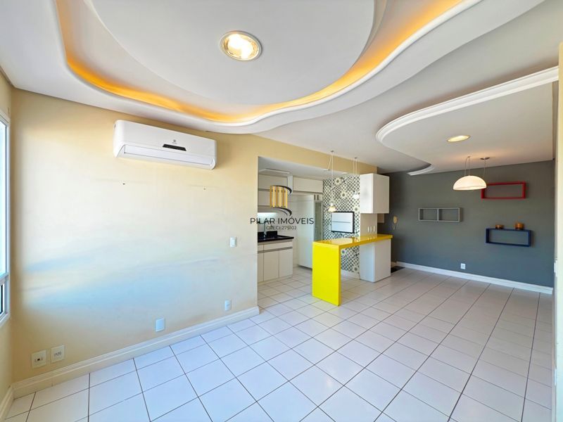 Apartamento com 2 dormitórios, 2 vagas, 65m2 coração do Menino Deus.