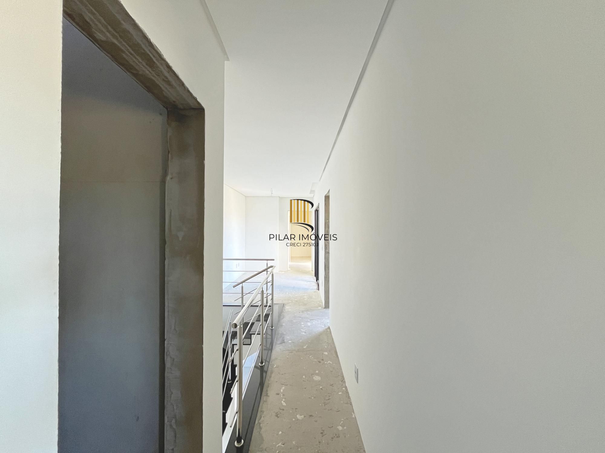 Casa em Porto Alegre, no bairro Hípica, com 3 dormitório(s), e 3 banheiros, à venda.